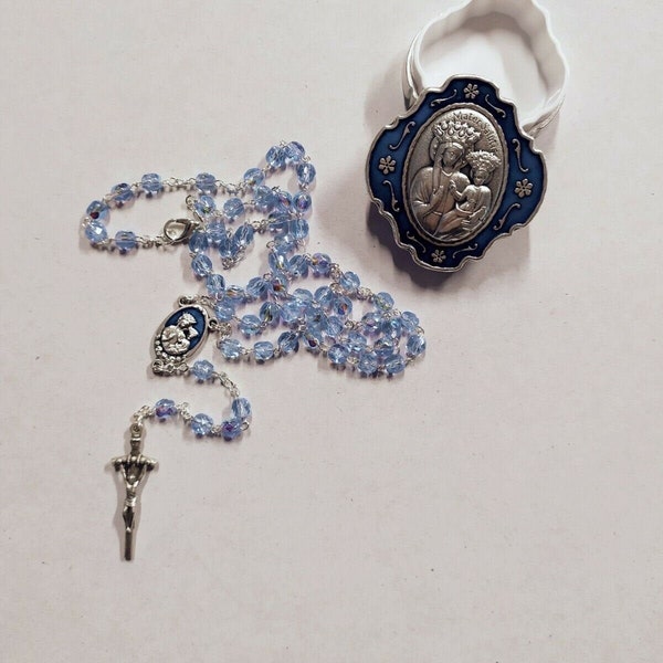 Rosario della Madonna della Buona Salute en demi cristal bleu clair et crochet avec étui de luxe de fabrication artisanale italienne