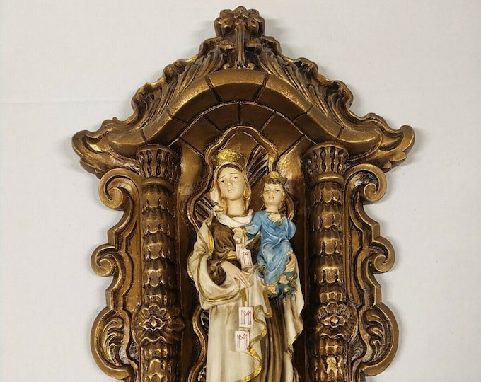 Oratory cm 44 x 26 (17.32 x 10.23 inches) to hang, in marble resin, with statue Madonna del Carmine cm 23 (9.05 inches) handcrafted