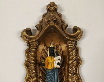 Oratory cm 35 X 17 (13,77 x 6,69 inches) to hang, in marble resin, with statue of the Madonna di Oropa cm 15,5 (6,10 inches) handcrafted