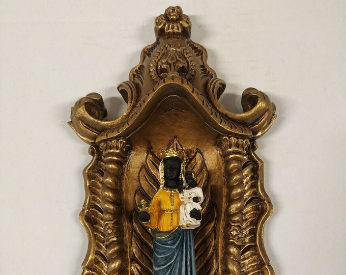 Oratory cm 35 X 17 (13.77 x 6.69 inches) to hang, in marble resin, with statue of the Madonna of Oropa cm 15.5 (6.10 inches) handcrafted