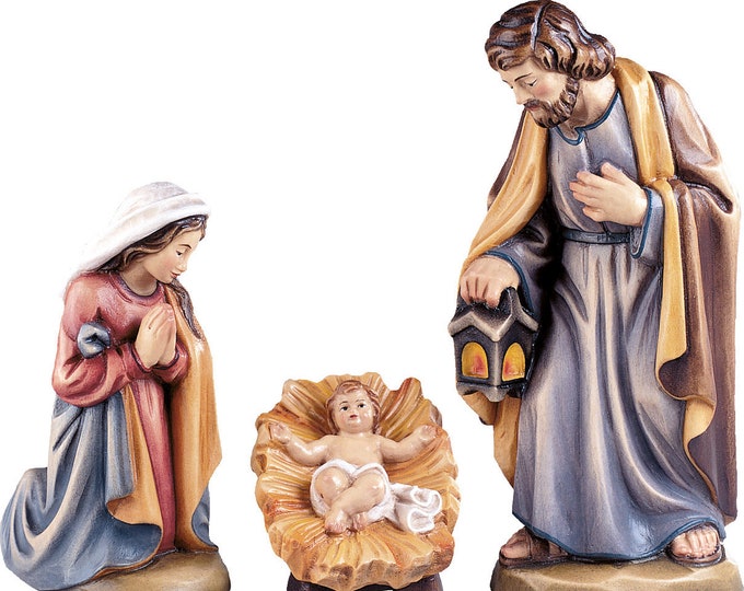 Nativity scene carved in Valgardena wood and decorated by hand, Holy Family 3 pieces, various sizes, Italian artisan production