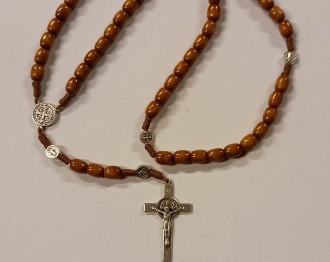 Wooden rosary of Saint Benedict of Nursia with cross and Pater with medal of the Saint, grain size 11 x 9 mm, of Italian artisan production
