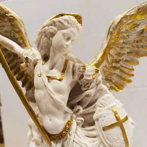 Statue of Saint Michael the Archangel 36 cm (14.17 inches) in marble resin full decorated by hand, Italian artisan production