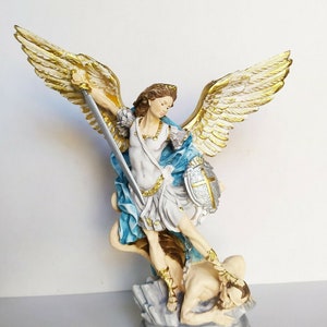 Statue of Saint Michael the Archangel 36 cm (14.17 inches) in marble resin full decorated by hand, Italian artisan production