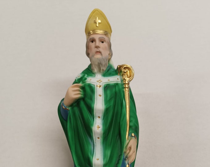 Statue of Saint Patrick cm 20 (7.87 inches) in marble resin full decorated by hand of Italian artisan production