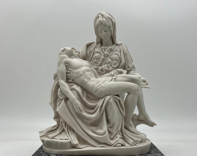 Classic sculpture "Pietà del Michelangelo", cm 28 (11.02 inches) in alabaster powder, marble base, handcrafted, made in Italy