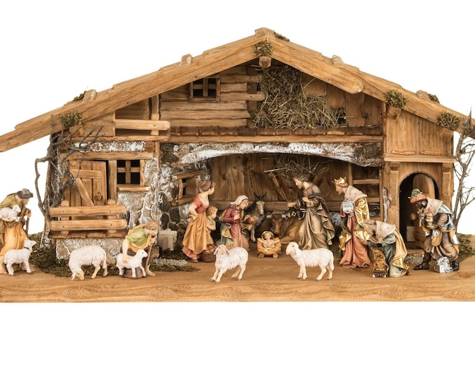Royal Nativity Scene carved in Valgardena wood, hand decorated, 16 pieces with hut, various sizes, Italian artisan production