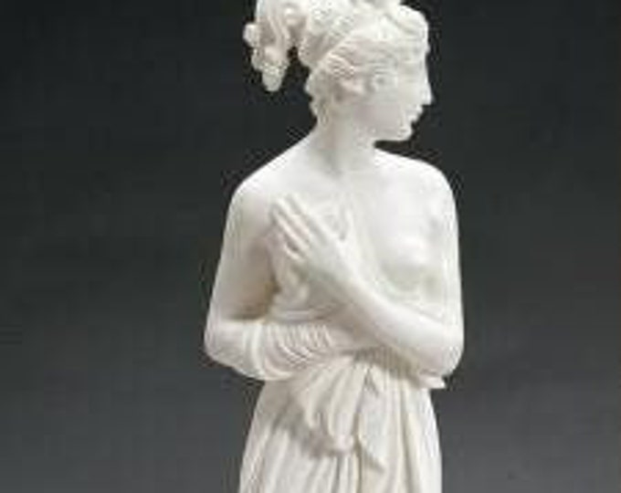 Classical sculpture "Venus Italica" by Canova, in alabaster powder, marble base 65 cm (26 inches) Italian artisan production.