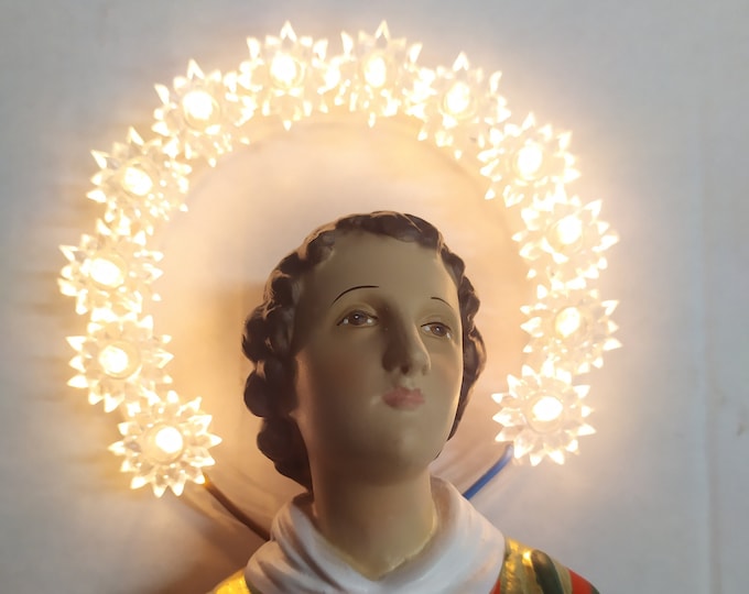 Statue of San Lorenzo cm 45 (17,71 inches) with luminous halo in resin decorated by hand of Italian artisan production