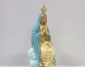 Statue of the Madonna Della Pace 31.5 x 14 cm (12.40 x 5.51 inches) in hand-decorated full resin marble, handcrafted production