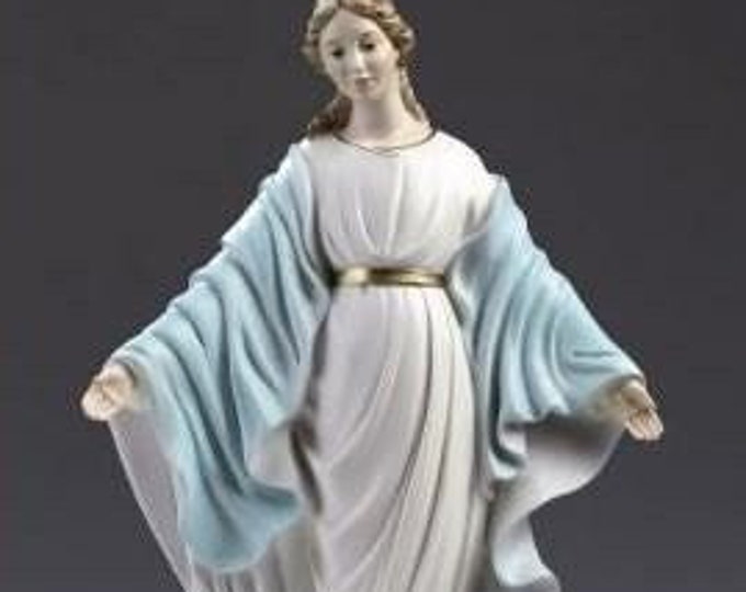 Statue of the Madonna del Sorriso cm 40 (15.74 inches) in alabaster powder, wooden base, hand decorated, made in Italy