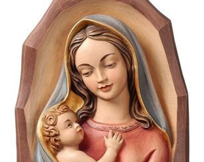 Sculpture of the Madonna and Child to hang carved in valgardena wood decorated by hand of Italian artisan production