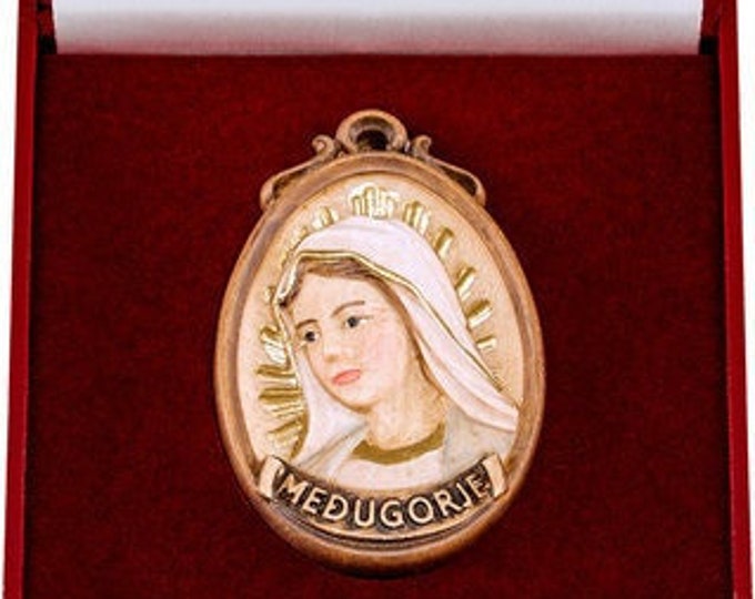 Medal of Our Lady of Medjugorje and deluxe case carved in valgardena wood decorated by hand of Italian artisan production