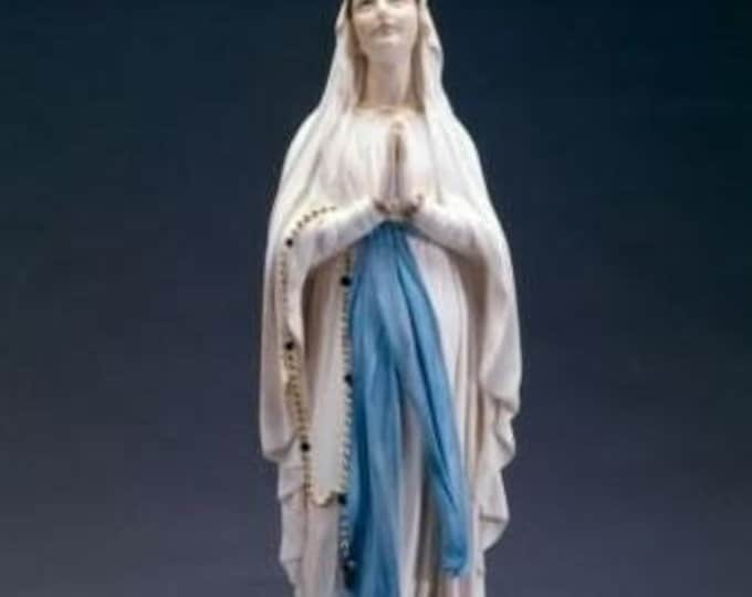 Statue of Our Lady of Lourdes cm 65 (25.59 inches) in alabaster powder, marble base, hand decorated, made in Italy