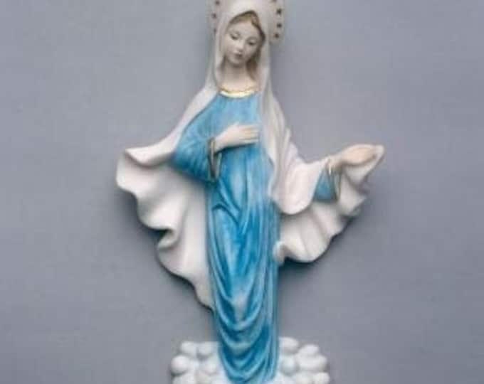 Holy water stoup with Madonna of Medjugorje cm 35 (13.77 inches) made of alabaster powder, hand decorated, made in Italy