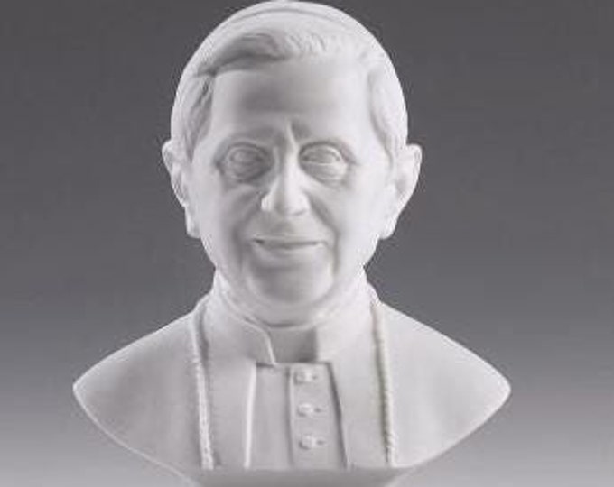 Bust statue of Pope Benedict XVI Ratzinger cm 25 (9.84 inches) in alabaster powder, marble base, handcrafted, made in Italy