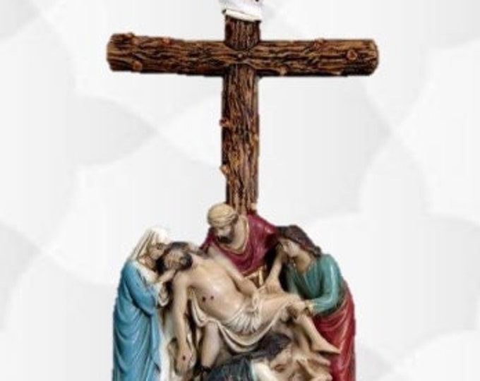 Statue of the Pietà cm 53 (20,86 inches) made of resin and finely decorated by hand of artisan production