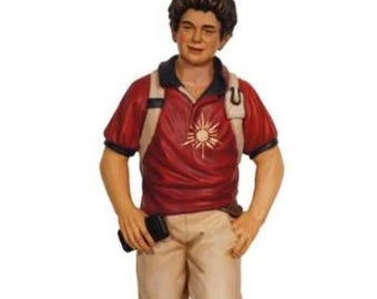 Statua di San Carlo Acutis scolpita in legno della Valgardena decorata a mano, produzione artigianale italiana varie misure e decori