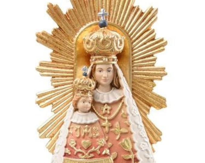 Statue of the Madonna of Mariazell, carved in Valgardena wood and hand-decorated, of Italian artisan production