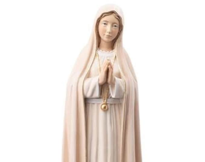 Statue of Our Lady of Fatima with doves carved in wood from Valgardena and hand-decorated Italian handicraft production various sizes