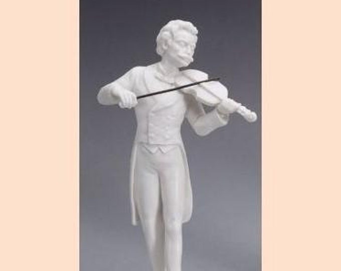 Classical sculpture Richard Strauss, cm 26 (10.23 inches) in alabaster powder, marble base, handcrafted, made in Italy