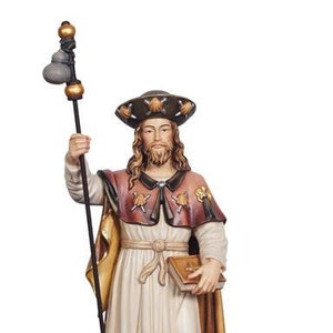 Statue of Saint James of Compostela carved in Valgardena wood and hand decorated, Italian artisan production