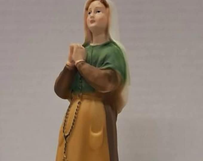 Statue of Saint Bernadette of Soubirous cm 14 X 7,5 (5,5 X 2,3 inches) in marble resin hand decorated of Italian artisan production
