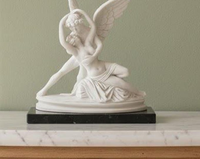 Sculpture "Cupid and Psyche" by Canova in alabaster powder and marble base, 14 cm (5.51 inch) Italian artisan production.