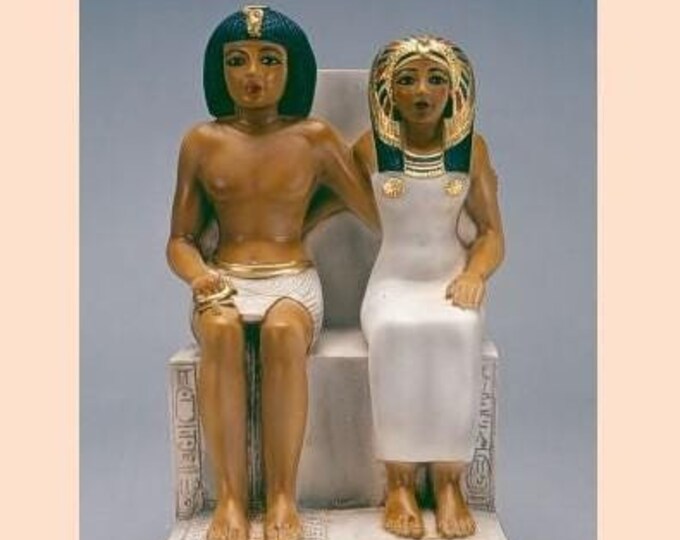 Classical Egyptian Art Sculpture "Pharaoh and Queen", 28 cm (11 inches) in hand-decorated alabaster powder, marble base, made in Italy
