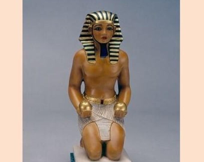 Classical Egyptian Art Sculpture "Pharaoh", cm 25 (9.84 inches) in hand-decorated alabaster powder, marble base, made in Italy