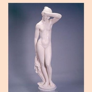 Sculpture classique "Vénus", 120 cm en poudre d'albâtre, socle en marbre, production artisanale, fabriquée en Italie