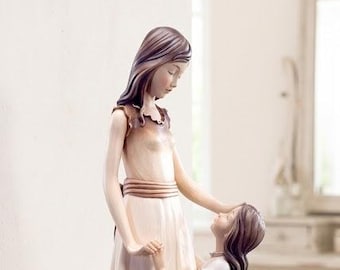 Maternity sculpture carved from Valgardena wood and hand-decorated, Italian artisan production.