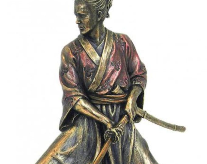Scultura classica Samurai con kimono in combattimento, cm 22 (8,66 inches) in marmo resina bronzata, artigianale, made in Italy