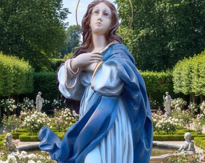 Statue of the Immaculate Conception of the Assumption of the Virgin Mary at Murillo, 63 cm (24.80 inches) in hand-decorated resin, artisanal production