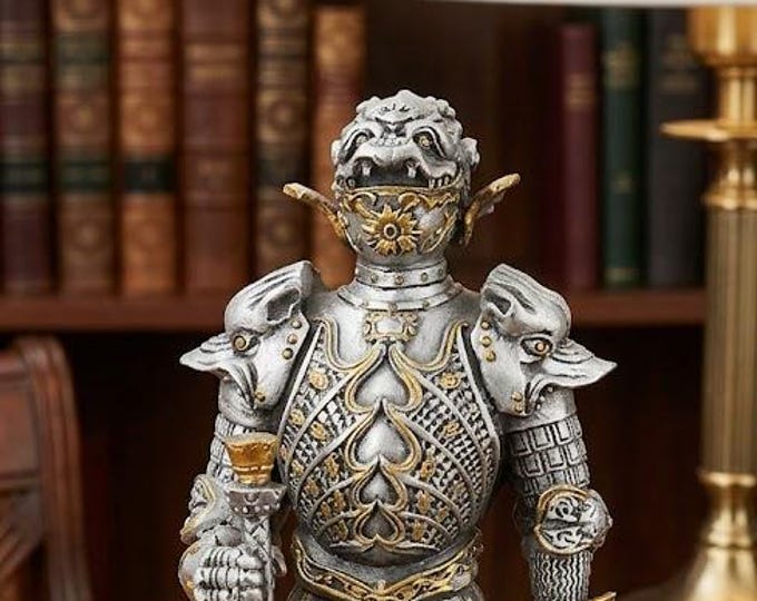 Classic sculpture Medieval Soldier with armor and sword, 11 cm (4.33 inches) in solid pewter, hand decorated, artisanal, made in Italy