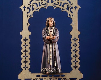 Statue of Jesus de Medinaceli in the niche, carved in valgardena wood decorated by hand of Italian production