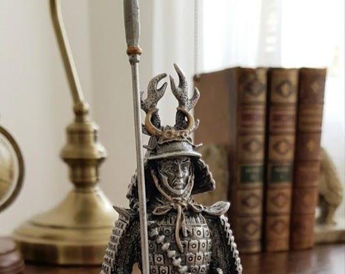 Classical Samurai Soldier sculpture, 12 cm (4.72 inches) in solid pewter, hand-decorated, artisanal, made in Italy