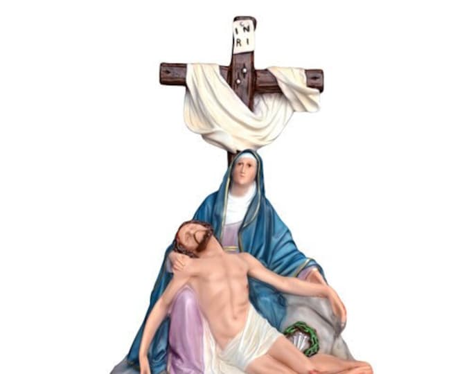 Statue of the Pietà cm 40 (15,74 inches) in resin marble decorated by hand of Italian artisan production