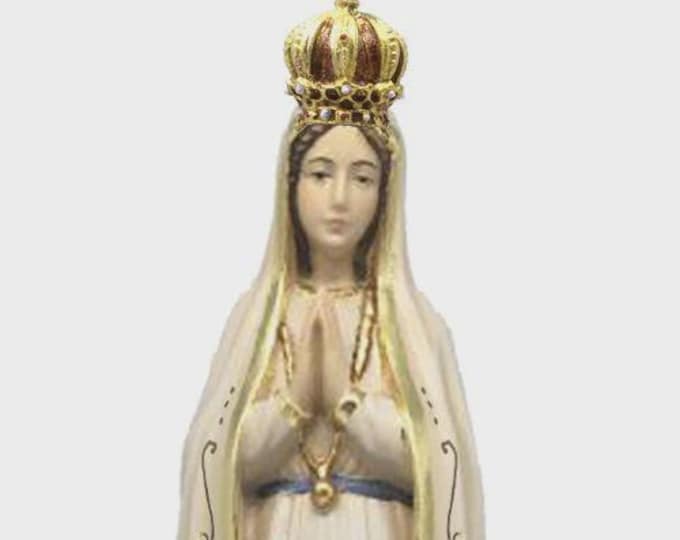 Statue of Our Lady of Fatima and three shepherds carved in Valgardena wood, hand-decorated, Italian production, various sizes and decorations