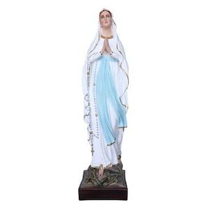Statue of Our Lady of Lourdes cm 85 (33,46 inches) in hand-decorated resin marble painted eyes or glass, of Italian handcrafted production