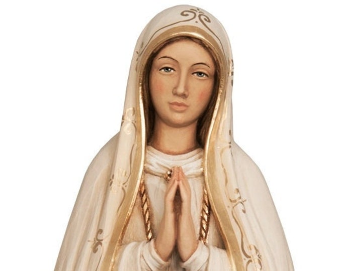 Statue of Our Lady of Fatima carved in wood from Valgardena and decorated by hand Italian handicraft production various sizes