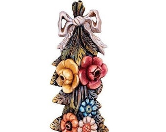 Sculpture composition of Rosengarten flowers, carved in Valgardena wood, hand decorated, Italian artisan production