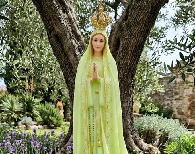 Statue of Our Lady of Fatima 77 cm (30.31 inches) in phosphorescent plastic with glass eyes, hand-decorated, artisanal production