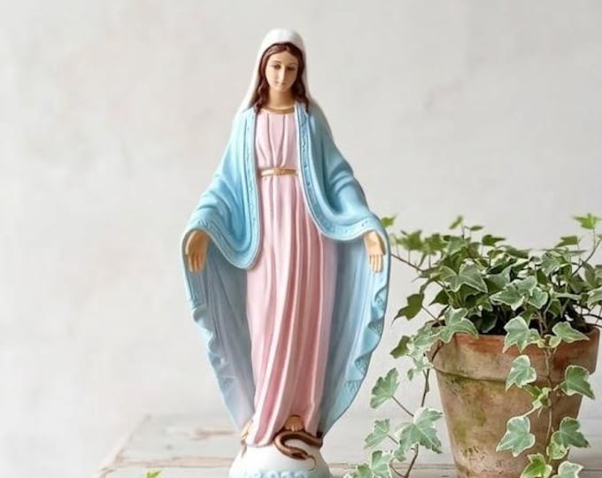 Statue of the Miraculous Madonna 30 cm (11.81 inches) in marble resin, handcrafted in Italy
