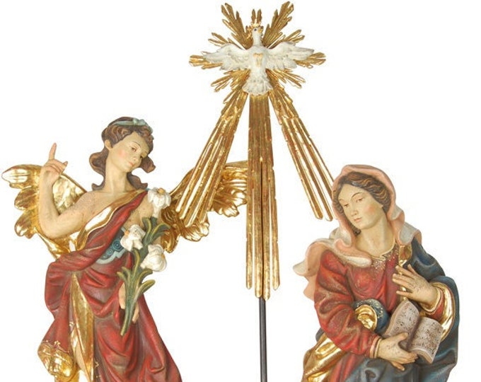 Sculpture of the Annuciazione carved in wood of the Valgardena decorated by hand of Italian artisan production