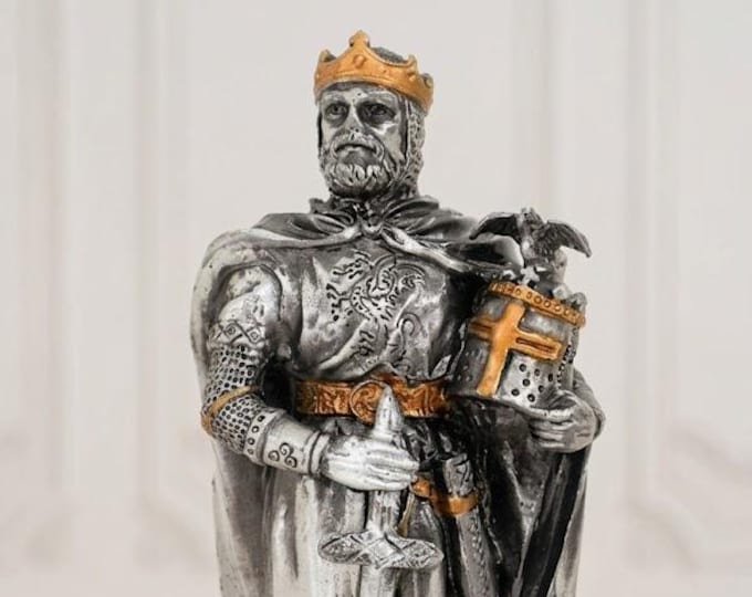 Classical sculpture of King Arthur, 10 cm (3.93 inches) in solid pewter, hand-decorated, artisanal, made in Italy