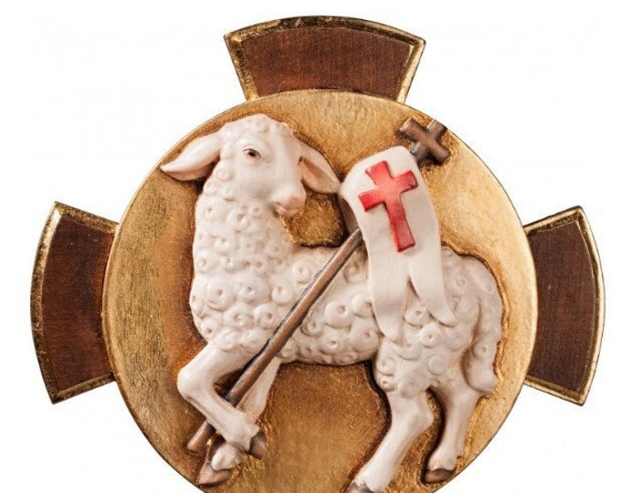 Lamb of God Crucifix, carved in hand-decorated Valgardena wood, various sizes, of Italian artisan production