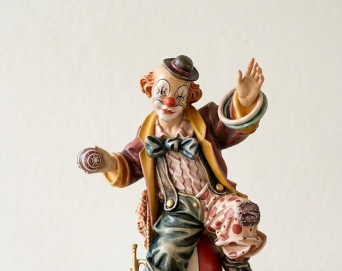 Juggling Clown Statue carved from Valgardena wood and hand-decorated, handcrafted in Italy.
