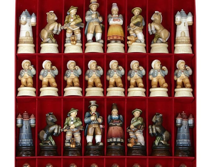 Chess series Contadina, carved in wood of Valgardena, decorated by hand, of Italian artisan production, various sizes