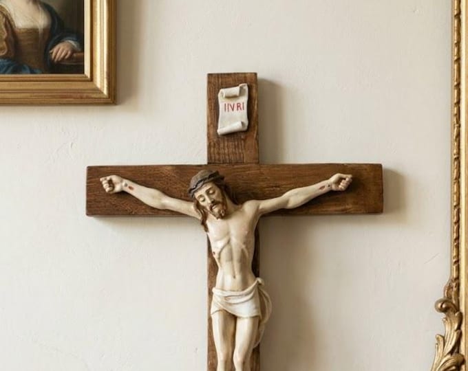 Crucifix cross cm 28 x 18.5 (11.02 x 7.28 inches) in marble resin hand decorated, Italian artisan production
